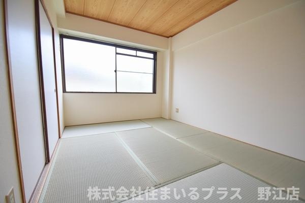 プチハイム薫の和室