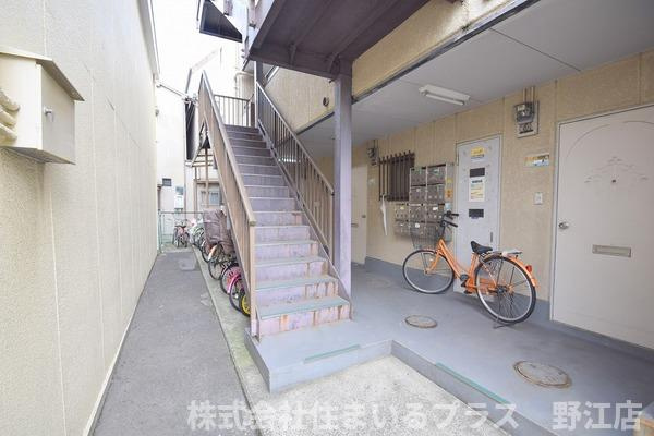 プチハイム薫のエントランス