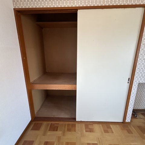 登別市若山町1丁目6-1戸建の収納