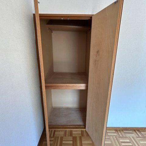 登別市若山町1丁目6-1戸建の収納