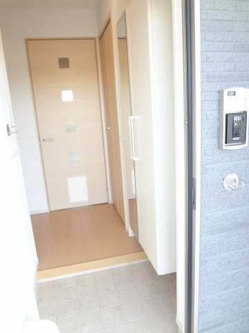 ティア　コートの玄関