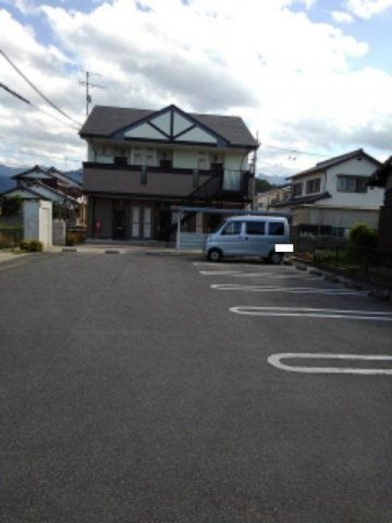 アルカディアの駐車場