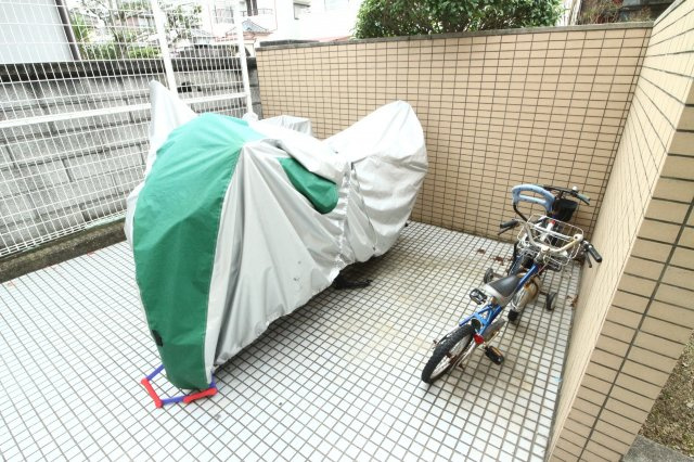 グランドメゾン池上の駐車場