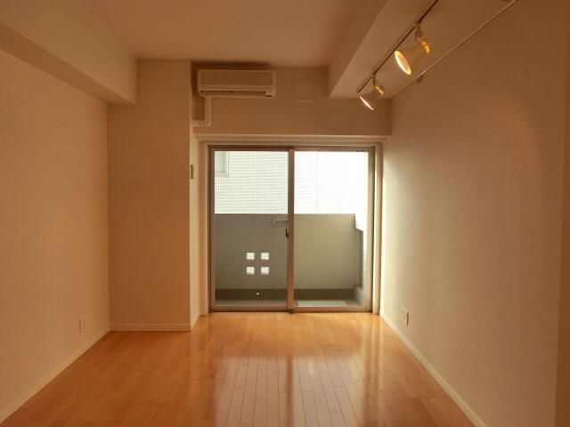 スカイコート早稲田壱番館の居間・リビング