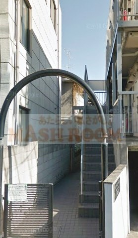 中野区南台１丁目のアパートのエントランス
