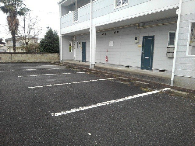 ロマニーカルベＢの駐車場