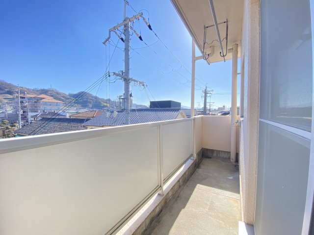 【バルコニー】 | 茶苑マンション | 角部屋写真です。