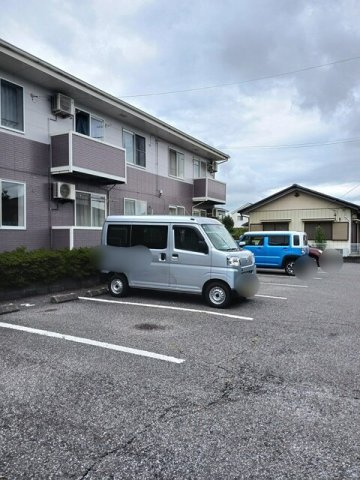 リバーサイドユキの駐車場
