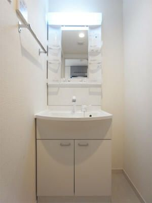 リブリ・カーム赤羽西の独立洗面台