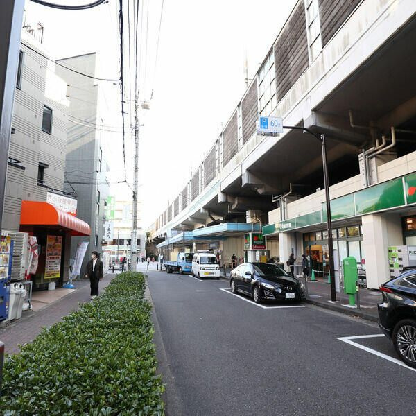 リヴェールの周辺