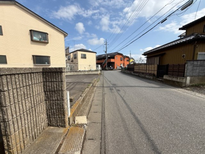 【前面道路含む現地写真】 | 常総市水海道森下町　店舗付き戸建