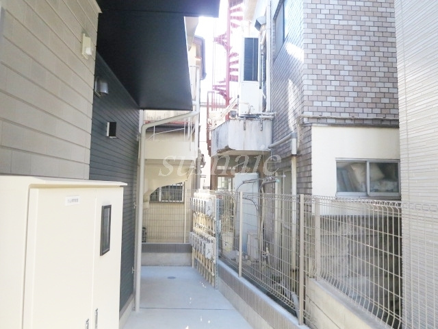 ルミエール赤羽のロビー|1階通路です☆