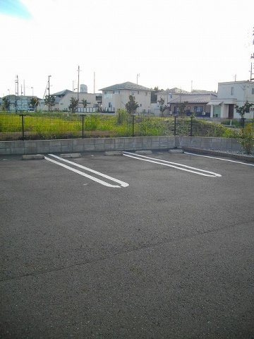ベル　ジェルネの駐車場|駐車場があるので、車を買う予定の方も安心です