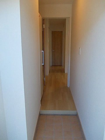 フレックス　タウン　弐番館の玄関|明るい玄関です