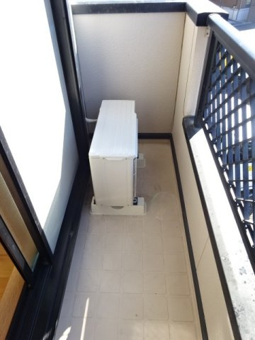 エピナールのバルコニー