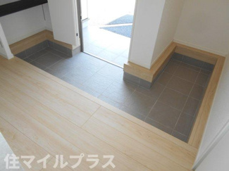 【玄関】 | 郡山市富田町大徳南新築一戸建て3棟 | 落ち着いた玄関です