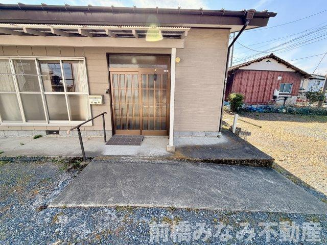 【中古平屋】前橋市駒形町　※約129坪広々敷地　スーパー至近の玄関|きれいな玄関です