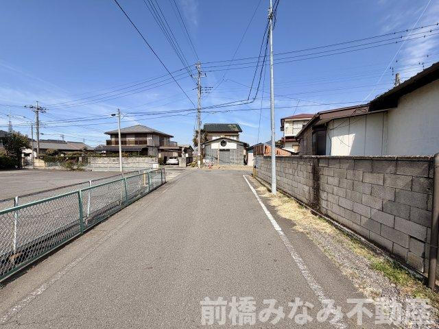 【中古平屋】前橋市駒形町　※約129坪広々敷地　スーパー至近の前面道路含む現地写真|前面道路含む現地写真です
