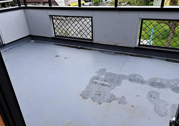 【中古】坂戸市伊豆の山町中古住宅のバルコニー