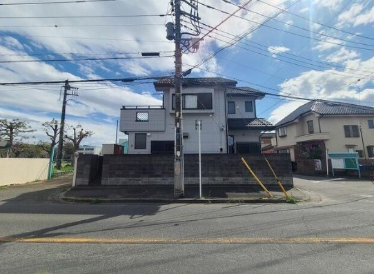 【中古】坂戸市伊豆の山町中古住宅の外観