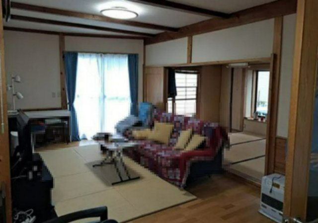 【中古】坂戸市伊豆の山町中古住宅の居間・リビング|リビング