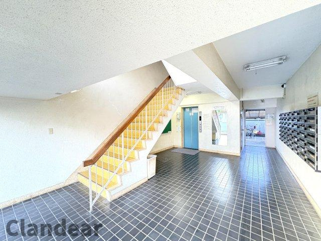 日東マンションサンシャイン谷塚のロビー|ドキドキの新生活も、安心してスタート。ぴったりの住まいを見つけませんか？クランディアが一緒に住まい選びをサポートします‼　まずは、お気軽にお問合せください　＃クランディア