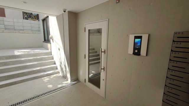 【エントランス】