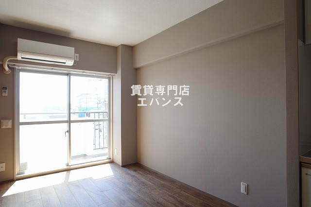 【居間・リビング】 | 北辰レジデンス東船橋 | 家具家電は付きません。