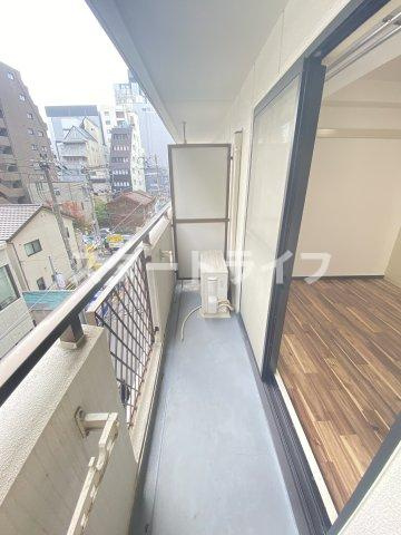 大阪市淀川区西中島５丁目の賃貸マンションのバルコニー