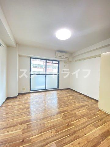 大阪市淀川区西中島５丁目の賃貸マンションの居間・リビング