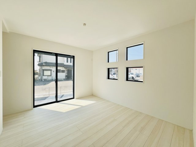 太田市亀岡町の洋室|7帖の洋室は、WIC付きですっきりとした空間に◎