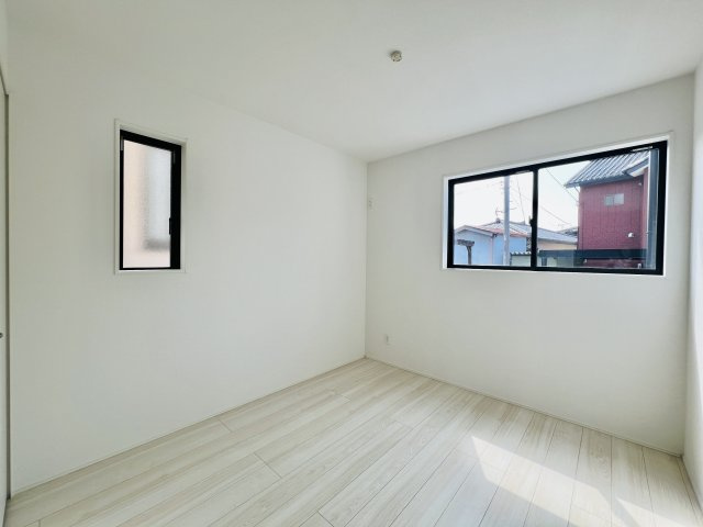 太田市亀岡町の洋室|プライバシー確保もできる間取りも魅力的♪