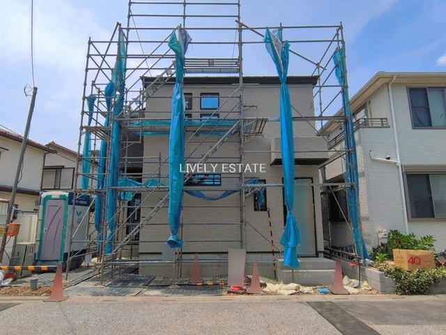 草加市手代3丁目 新築分譲住宅 の前面道路含む現地写真