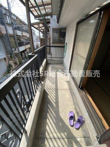 善根寺町6丁目中古戸建のバルコニー|陽当たり良好のバルコニーで洗濯物が乾きやすいです♪