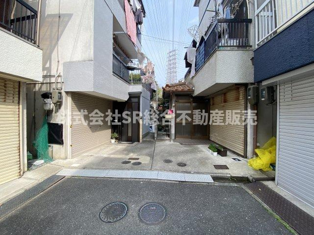 善根寺町6丁目中古戸建の前面道路含む現地写真|前面道路含む現地写真です
