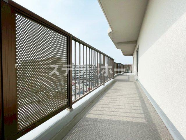 野中北スカイハイツのバルコニー|外からの目が気にならないバルコニーで洗濯物が干せます