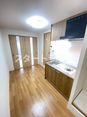 大阪市東淀川区淡路３丁目の賃貸マンションの居間・リビング