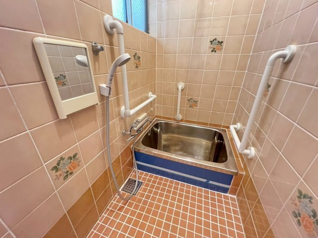 塩屋台1丁目貸家の浴室