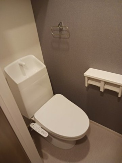 【トイレ】 | サンリットⅡ　（和歌山市内原） | 落ち着いた色調のトイレです