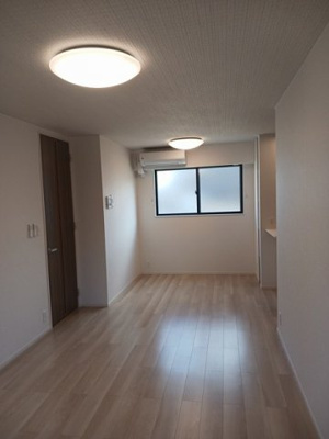 【居間・リビング】 | サンリットⅡ　（和歌山市内原） | こちらのリビングで趣味の時間をお楽しみください