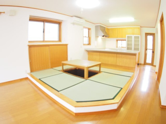 【居間・リビング】 | さいたま市岩槻区太田１丁目　中古戸建て