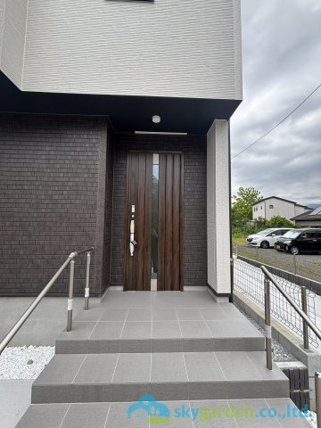 厚木市戸室5期　新築戸建　全2棟2号棟の玄関