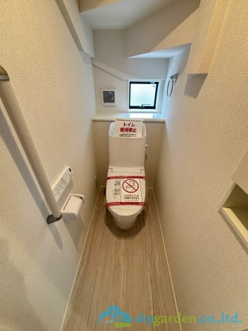 厚木市戸室5期　新築戸建　全2棟2号棟のトイレ
