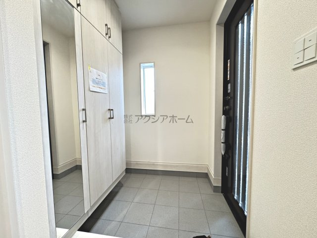 入間市下藤沢５丁目・全13棟　新築一戸建　9号棟　の玄関