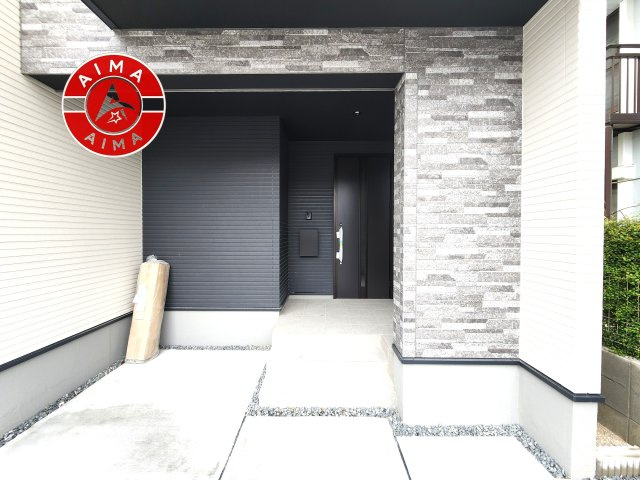 大野城市雑餉隈町2丁目第1-2棟（1号棟）の玄関|おでかけの時も帰った時も、「我が家」を最初に感じでもらえる素敵な空間に。
