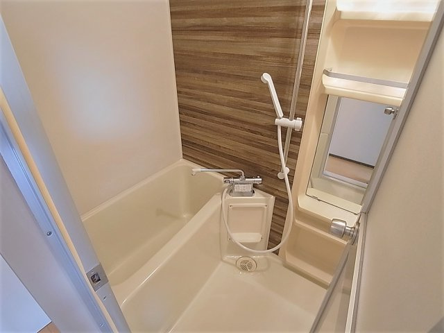 パルメゾン北町の浴室|うれしい鏡付きバスルーム、シングルレバー交換
