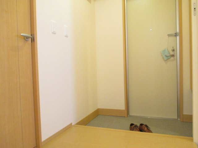 ステラコートⅢの玄関|※類似部屋