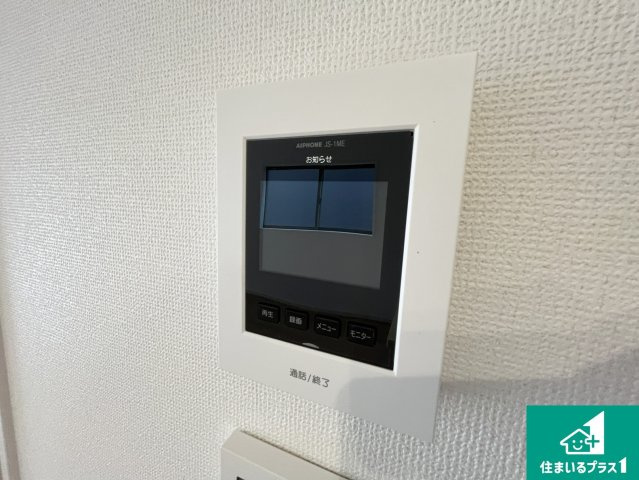 草津市草津町　第3期　新築一戸建ての防犯設備|カラーモニターインターホン！声だけでなく来訪者の姿や顔がモニターで確認できるので、小さなお子様がいらっしゃるご家庭でも安心できます！