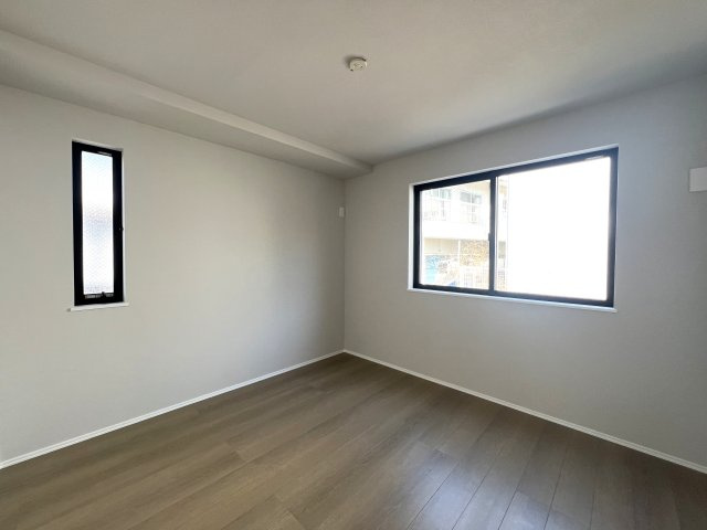 ヶ谷が付く地名の文献をたどると見えてくるこの地この歴史。それを知っている方は教えて下さい、な、【保土ヶ谷区岩井町新築戸建】の洋室|洋室です