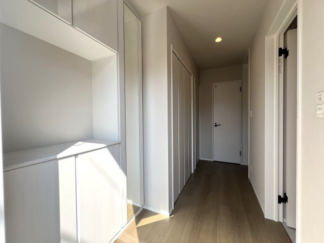 ヶ谷が付く地名の文献をたどると見えてくるこの地この歴史。それを知っている方は教えて下さい、な、【保土ヶ谷区岩井町新築戸建】の玄関|毎日通る玄関はこちらです